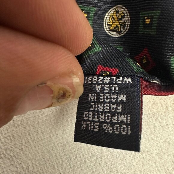 Tommy Hilfiger 100% Silk Gold And Burgundy Diamond Pattern Mens Tie - Picture 5 of 5